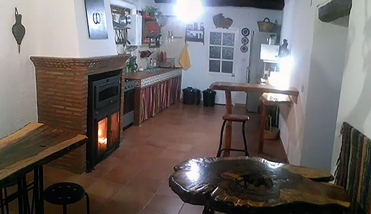 Bed and Breakfast Refugio Alpujarra Alta Тревелес Экстерьер фото