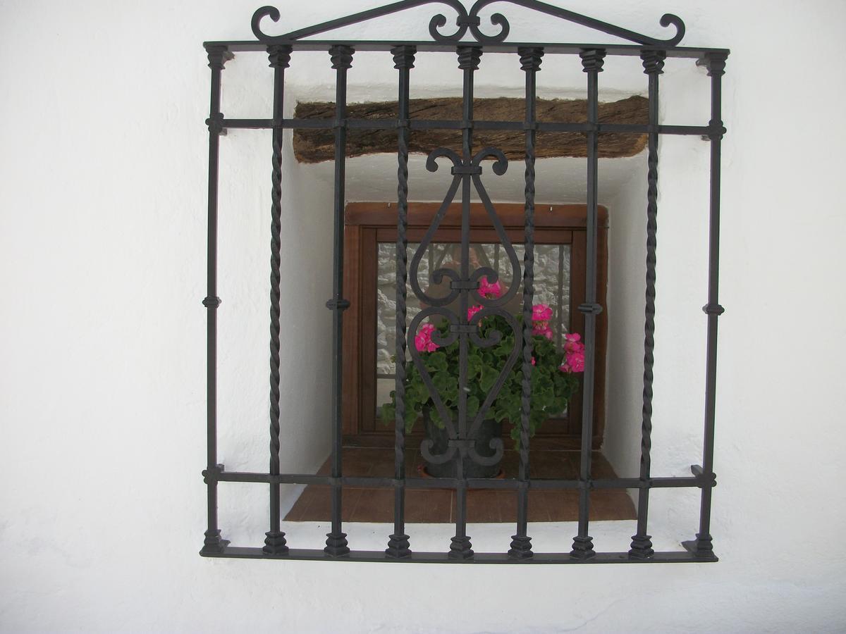 Bed and Breakfast Refugio Alpujarra Alta Тревелес Экстерьер фото