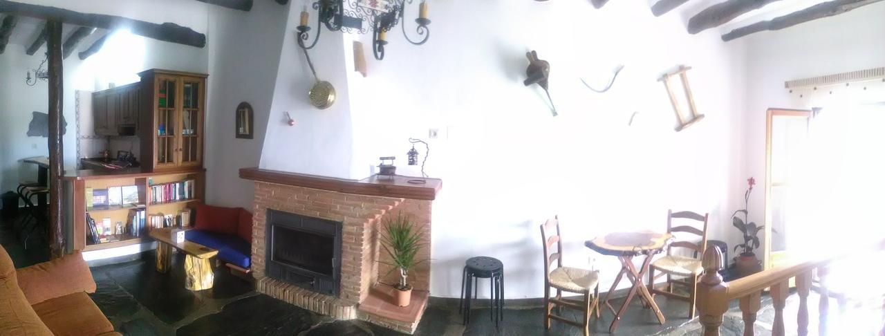 Bed and Breakfast Refugio Alpujarra Alta Тревелес Экстерьер фото