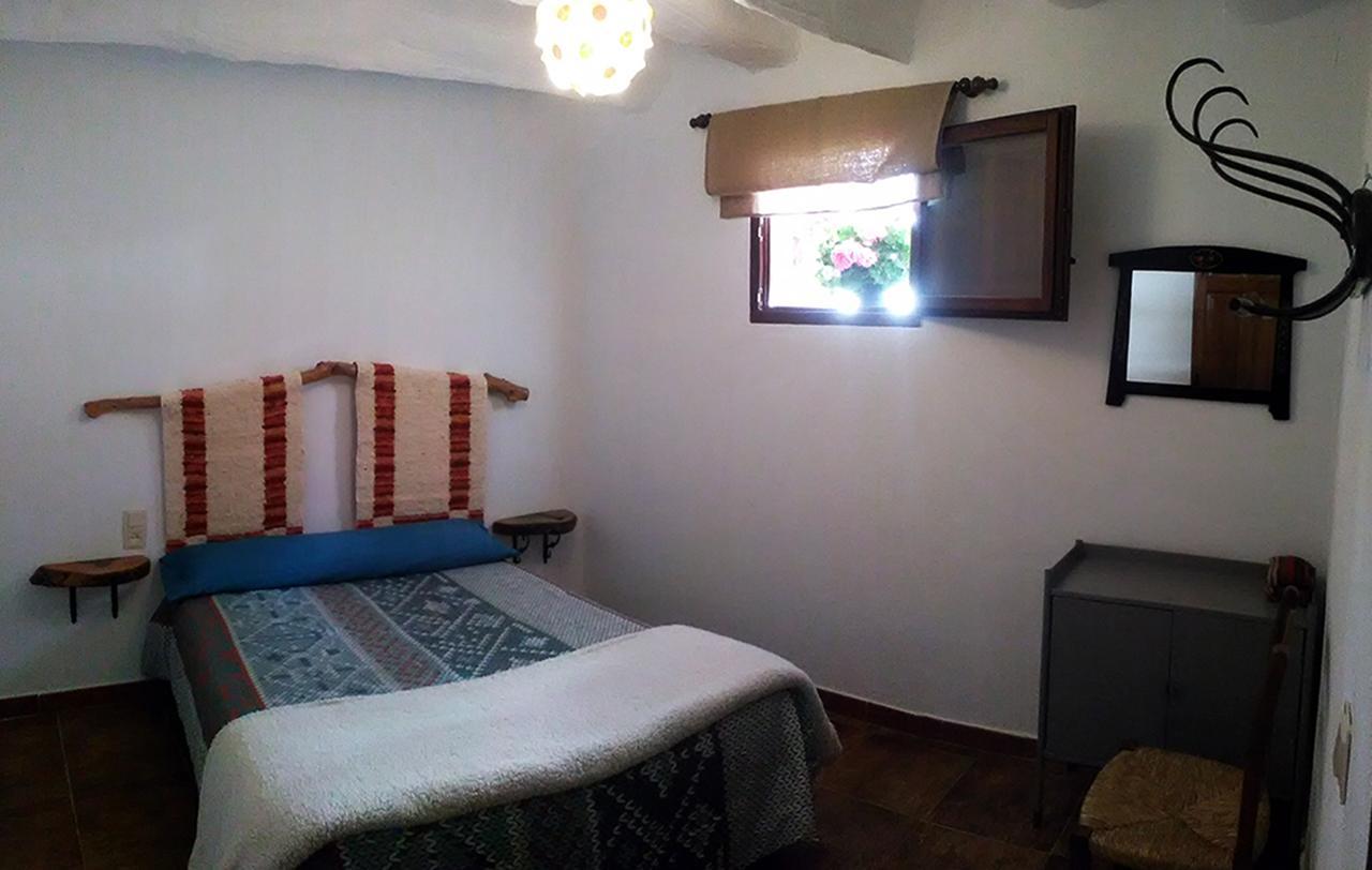 Bed and Breakfast Refugio Alpujarra Alta Тревелес Экстерьер фото