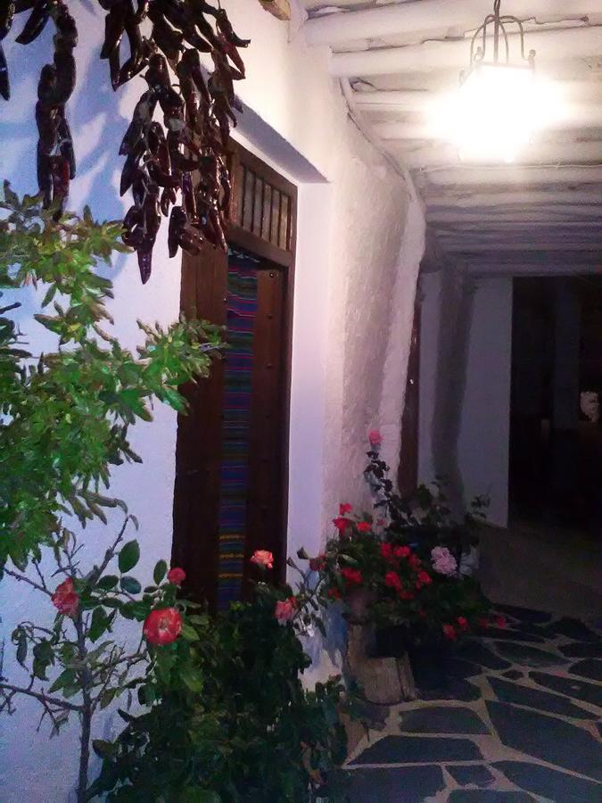 Bed and Breakfast Refugio Alpujarra Alta Тревелес Экстерьер фото